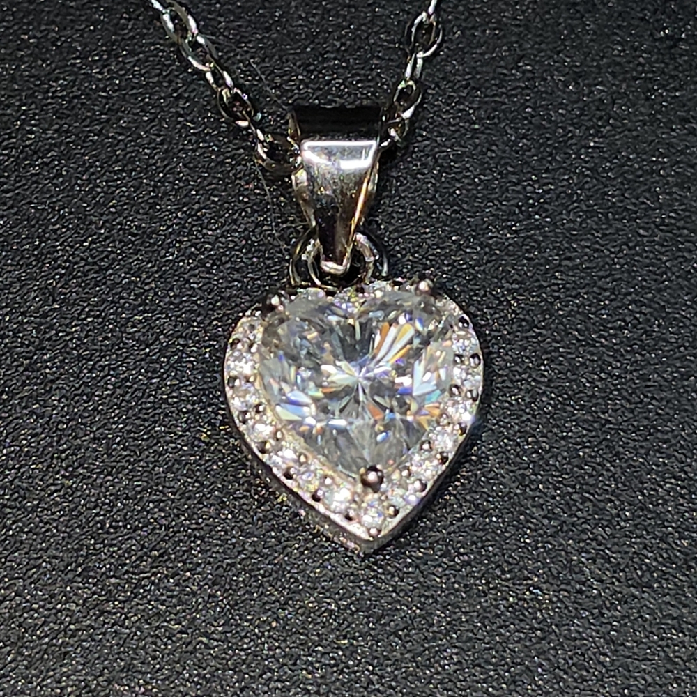 ✨ Moissanite Dainty Heart Pendant Necklace. S925 SILVER  ✨